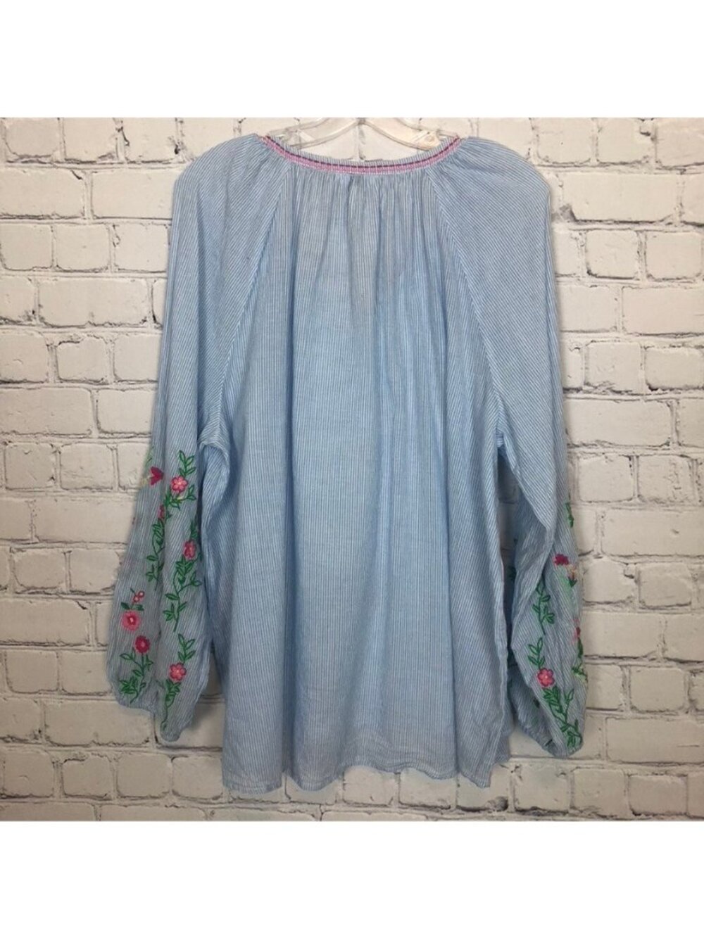 Crown & Ivy Blue White Striped Embroidered Top Plus Size 2X - Picture 4 of 7